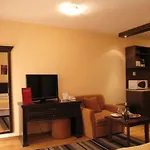 מלון Royal Park By Astoria Collection בנסקו