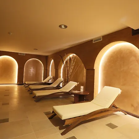 Royal Park By Astoria Collection 4* 반스코