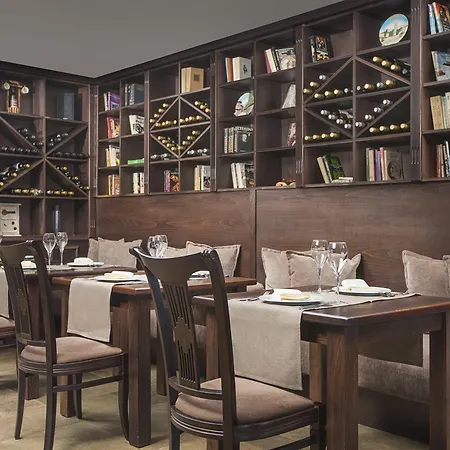 Royal Park By Astoria Collection 4* 반스코