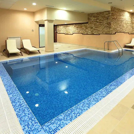 Royal Park Hotel & Apartments Otel 4*