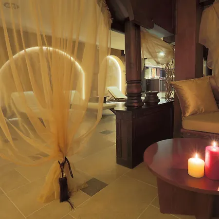 Royal Park Hotel & Apartments Otel 4*