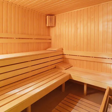 Royal Park Hotel & Apartments