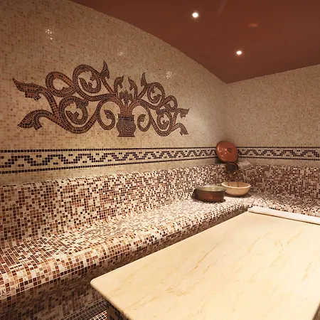 Royal Park Hotel & Apartments 4*