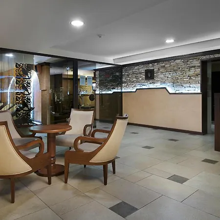 Otel Royal Park Hotel & Apartments 4*