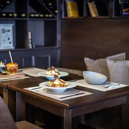 Отель Royal Park By Astoria Collection 4*