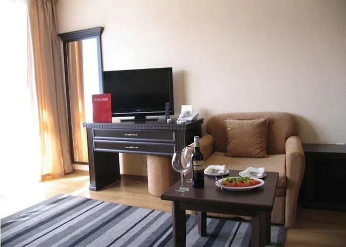 Hotel Royal Park By Astoria Collection